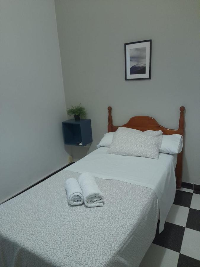 Pension Hidalgo 2 Utrera Esterno foto